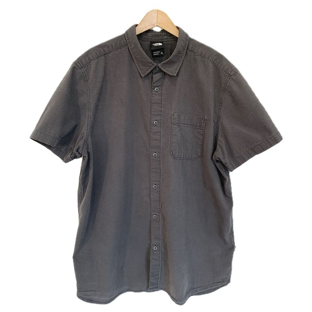 The North Face Short Sleeve Seersucker Button Shirt Mens Size XXL Sun Faded Grey
